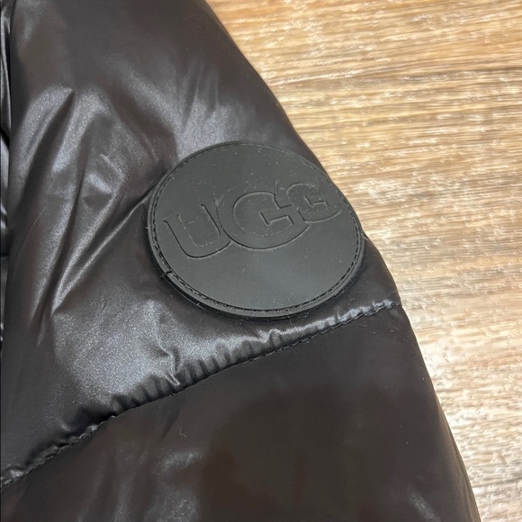 Women’s UGG Black Puffer Jacket - Picture 3 of 5